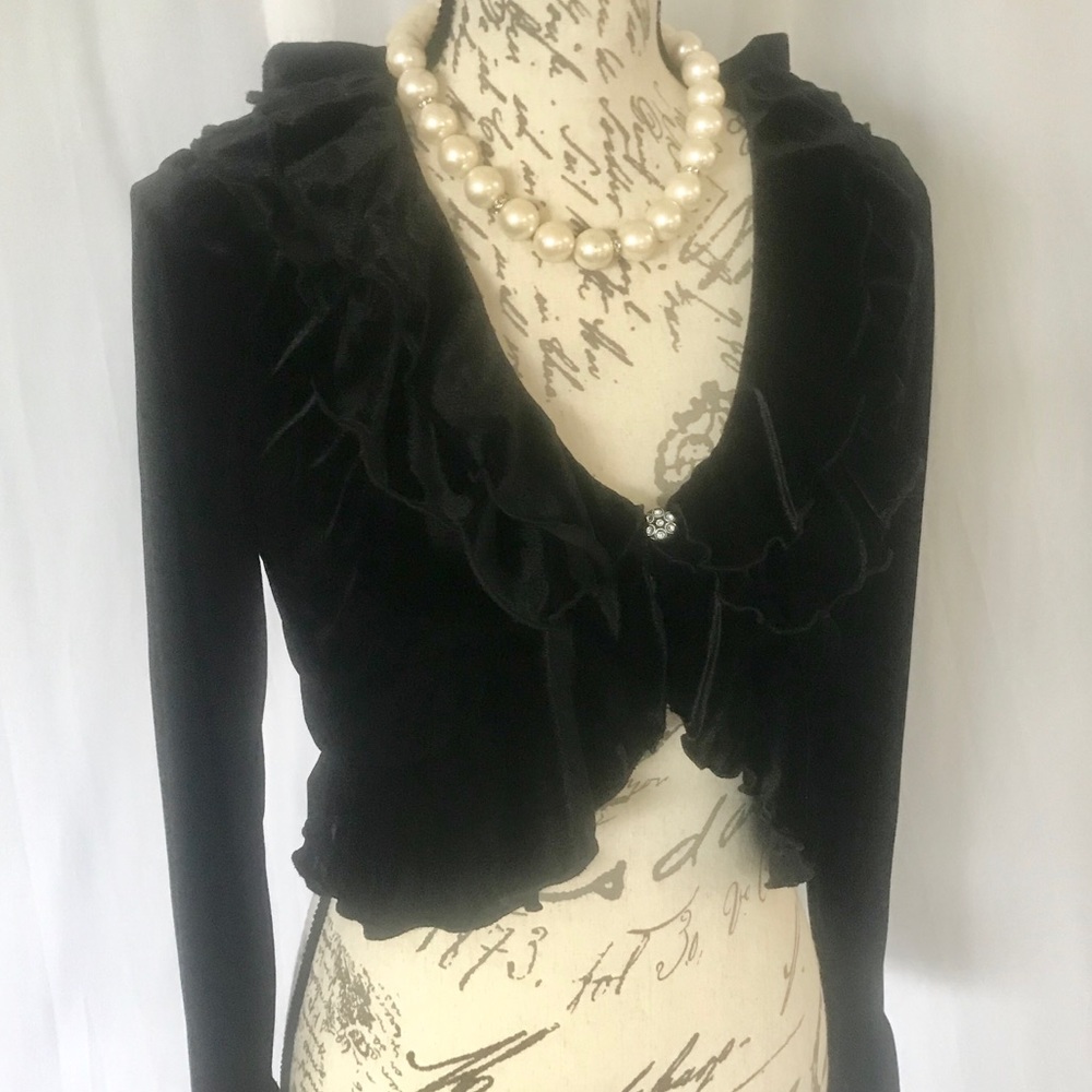 Elegant velvety shrug style jacket